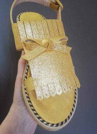 Жовті сандалі, золотисте босоніжки 36 р8 фото