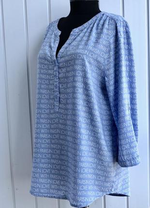 Яскрава блуза-сорочка лавандо-голубого  кольору з принтом .8 фото
