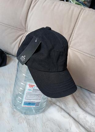 Класична базова чорна кепка