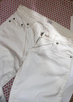 Белые повседневные брюки colin’s2 фото