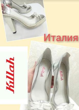 Жіночі туфлі.