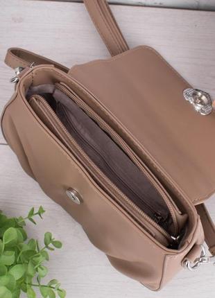 Стильная бежевая коричневая сумка сумочка клатч на длинной ручке3 фото