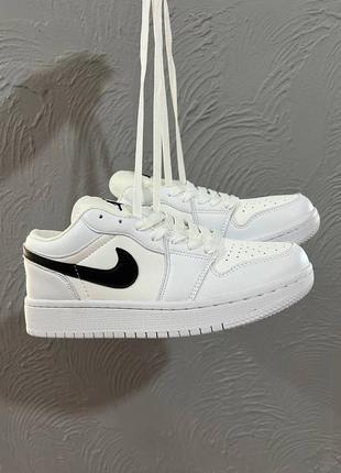 Женские кроссовки nike air jordan 1 white 37-38-39-402 фото