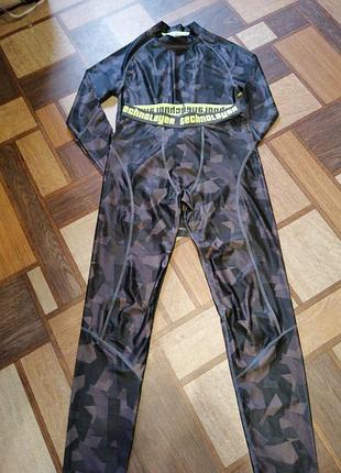 Чоловічий спортивний набір для бігу або фітнесу