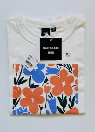 Класна футболка з квітковим принтом marimekko, uniqlo.3 фото