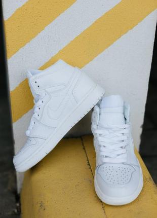 Женские кроссовки nike air jordan 1 mid white 36-37-38-39-40-41