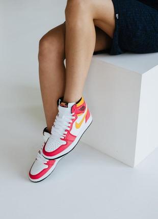 Женские кроссовки nike air jordan 1 retro high og light fusion red 36-37-38-39-404 фото