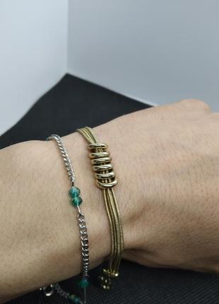 Два браслета на застёжке