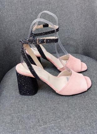 Босоножки цвет на выбор