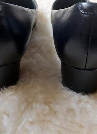 Женские кожаные туфлм на блочном устойчивом каблуке с квадратным носом  m&s5 фото