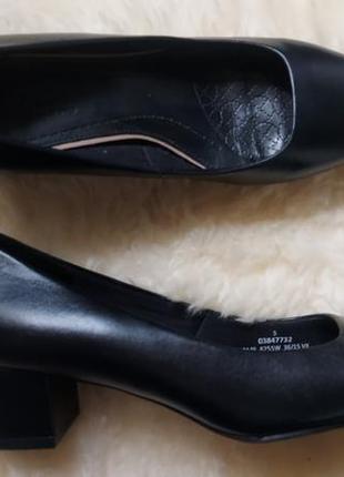 Женские кожаные туфлм на блочном устойчивом каблуке с квадратным носом  m&s2 фото