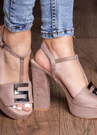 Жіночі бежеві босоніжки beatrice 3110