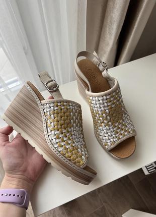 Новые кожаные босоножки на платформе 36 размер