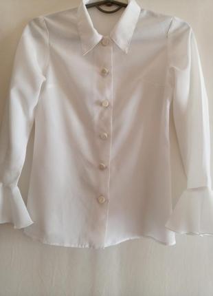 Белая блузка с длинным рукавом для девочки р.36.