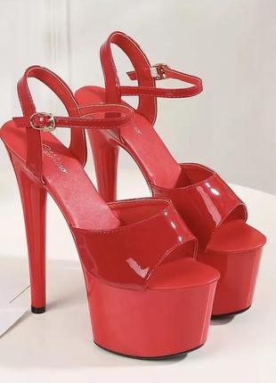 Срочно! черные, красные стрипы, новые