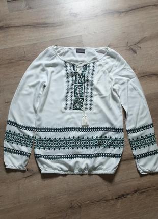 Блузка с принтрм под вышивку