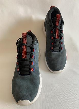 Чоловіче взуття кроси кросівки