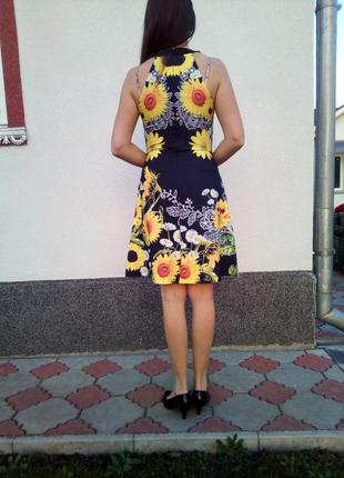 Нарядное платье с принтом4 фото