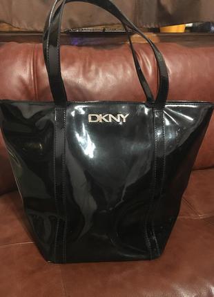 Сумка лаковая dkny (оригинал)1 фото