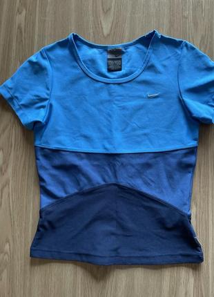 Футболка flyknit nike dri-fit