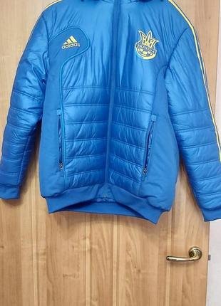 Новая спортивная куртка