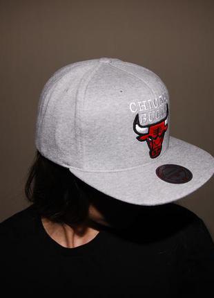 Новая кепка снепбек mitchell & ness - chicago bulls2 фото