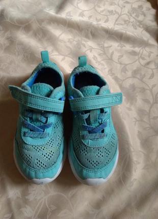 Кросівки на дівчинку,фірма decatclon
