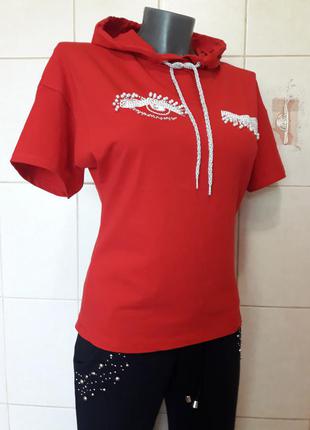 Стильная женская,стрейчевая красная футболка derin life,с капюшоном,с принтом"глазки"2 фото