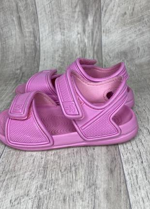 Детские босоножки оригинал сандали 24 размер