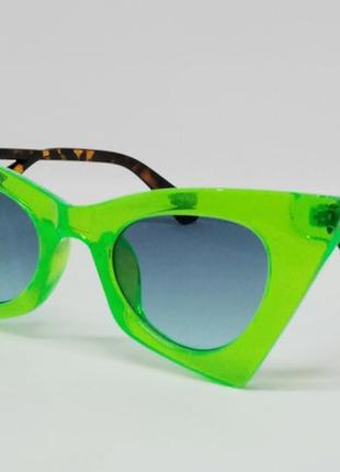 Стильні жіночі сонцезахисні окуляри оригінального дизайну яскраво салатовiй прозорий оправа