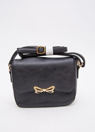 Клатч у різних відтінках