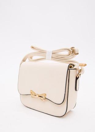 Клатч у різних відтінках