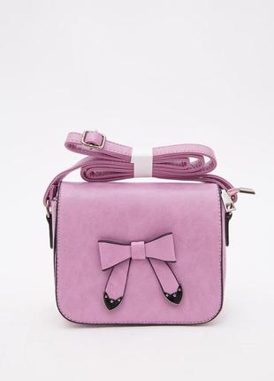 Клатч у різних відтінках