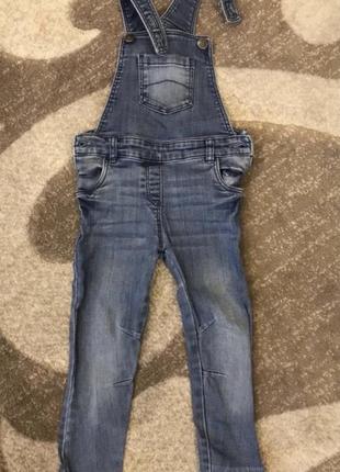 Джинсовый комбинезон