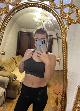 Спортивный топ