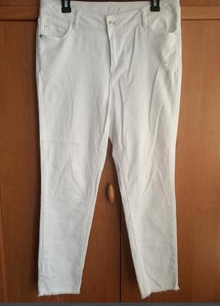 Джинсы белые