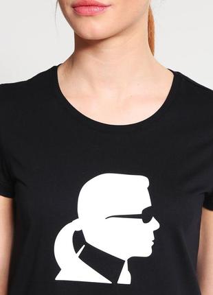 Футболка жіноча karl lagerfeld ikonik - print t-shirt - black ( чорна )2 фото