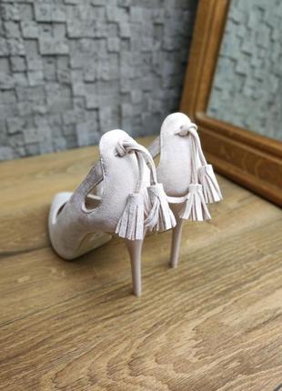 Женские туфли лодочки на тонком каблуке шпильке замшевые с декором2 фото