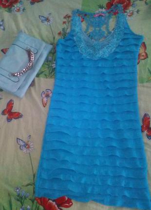 Красивое платье с ажурной спинкой