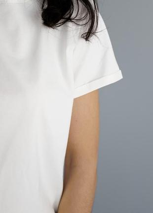 Базова біла футболка жіноча3 фото