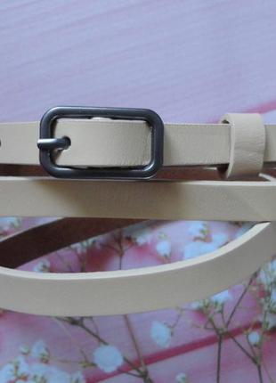 Женский узкий ремень бежевый
