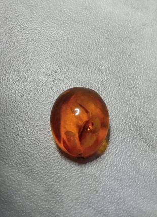 Натуральний, бурштиновий камінь