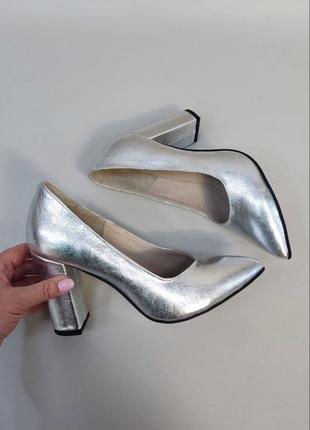 Дизайнерські туфлі з італійської шкіри срібло1 фото