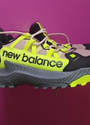 Трекінгові кросівки new balance