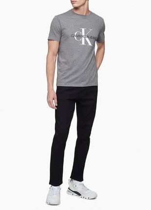 Футболка calvin klein monogram logo crewneck t-shirt