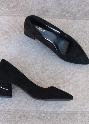 Черные туфли, лодочки 38, 40 размера на удобном каблуке