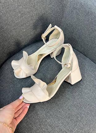 Ексклюзивні босоніжки жіночі натуральна італійська шкіра беж