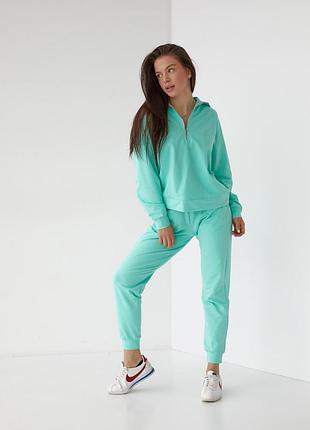 Мятний костюм на весну літо