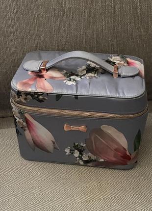 Классная косметичка, саквояж, ted baker!