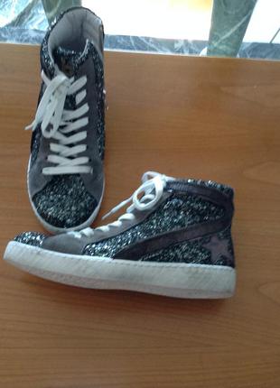 Кеды известного бренда натуральная кожа покрыта глитером